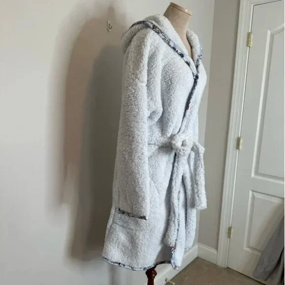 Vera Bradley White Soft Fleece Holiday Robe with Hood Size 2XL/3XL